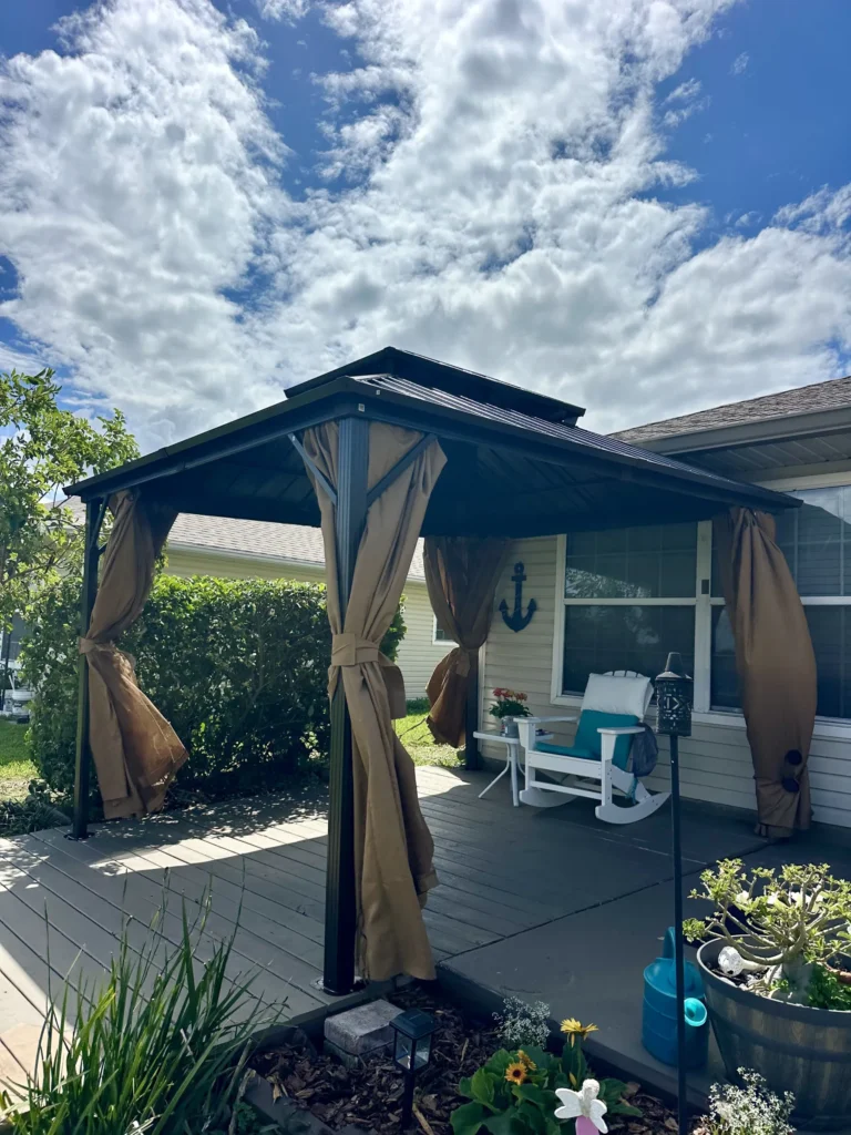 Tavares – Gazebo Installation – Wood Deck
